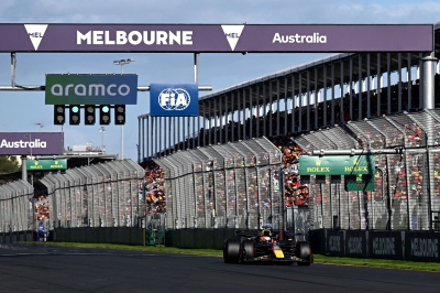 Verstappen continues pole perfection in Australia