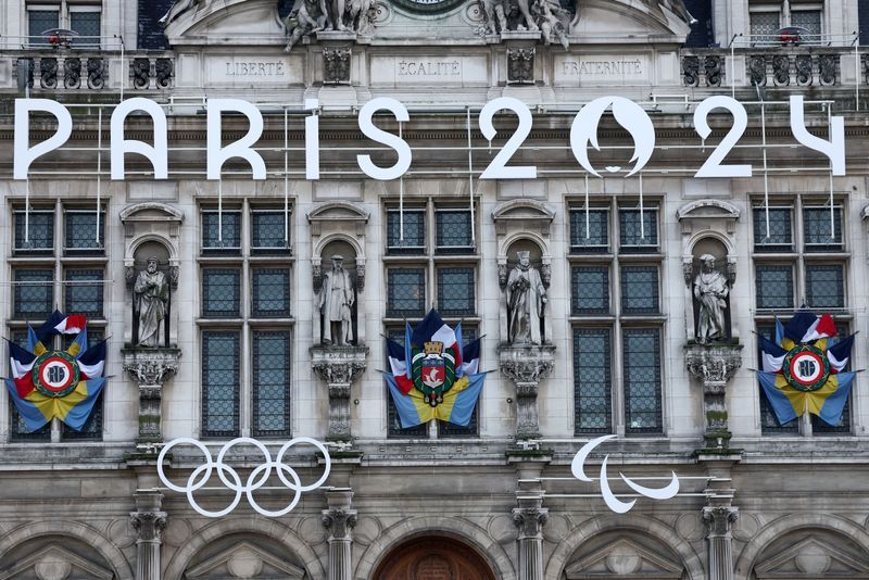 Olympics-Paris 2024 volunteers' uniform pays tribute to French marinière