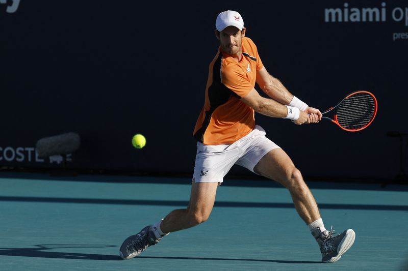 Tennis-Murray gives fans an effort to remember in Miami swan song