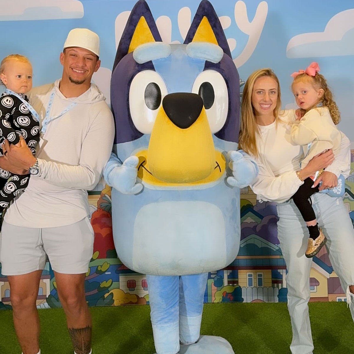 Patrick Mahomes and Brittany Mahomes Bring Their Kids to Meet Bluey in Adorable Photo