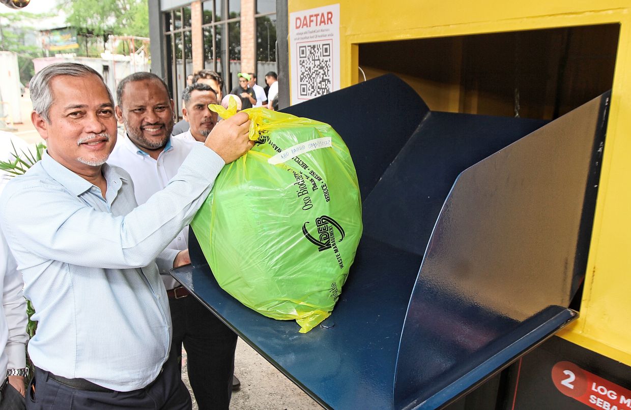 Drive-through recycling centre launched in Sepang