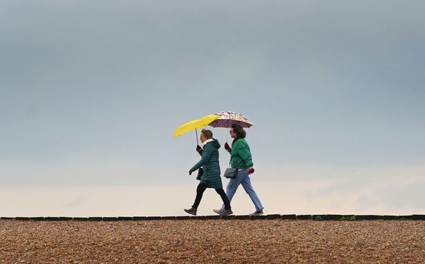 Met Office warns Brits face Easter weekend washout as 'unsettled showers' to soak UK
