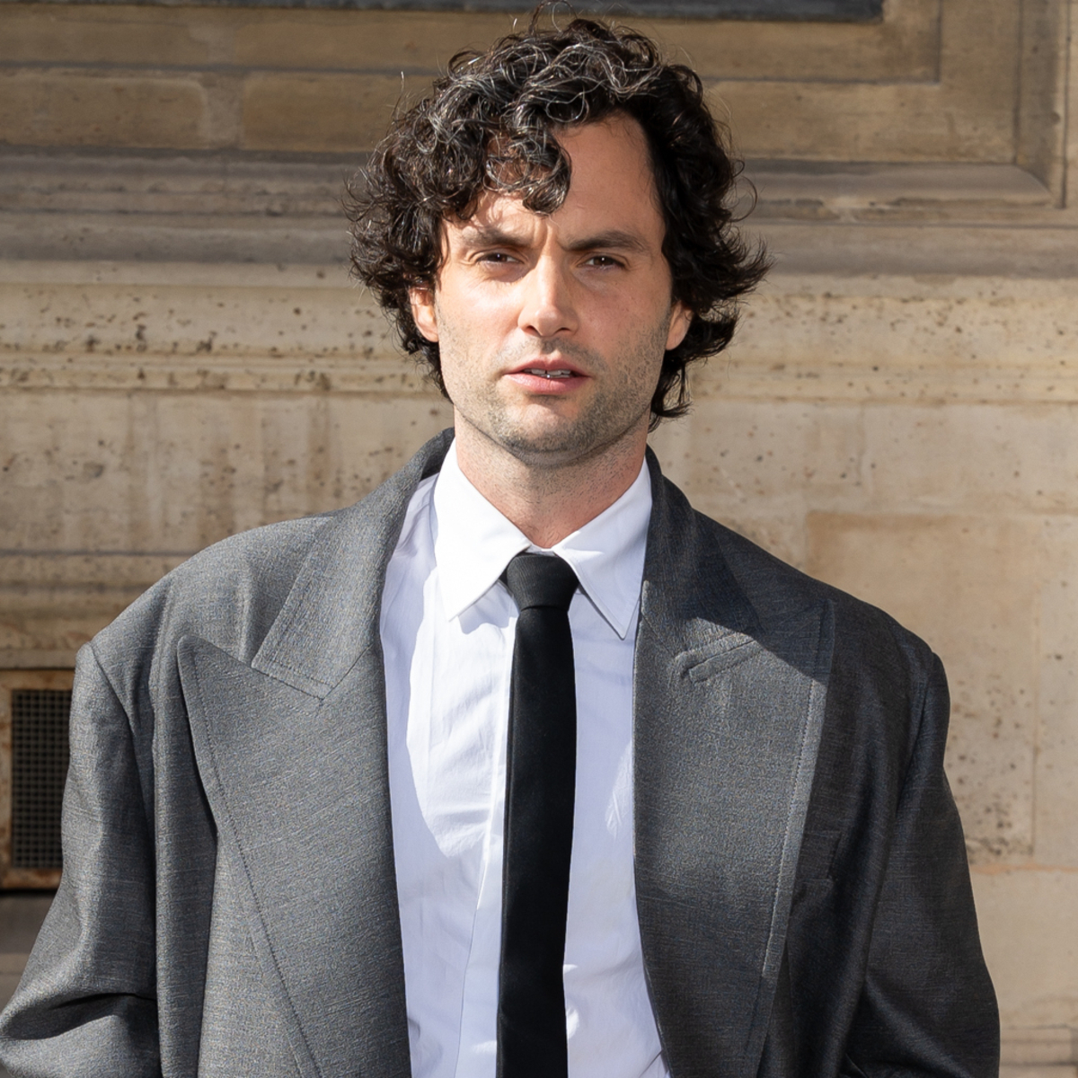 You Season 5: You'll Kill to See Penn Badgley's Return to New York in First Look Photo