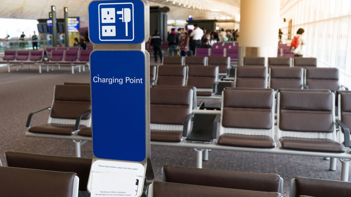 FBI issues stark warning to holidaymakers who charge their phone at airport