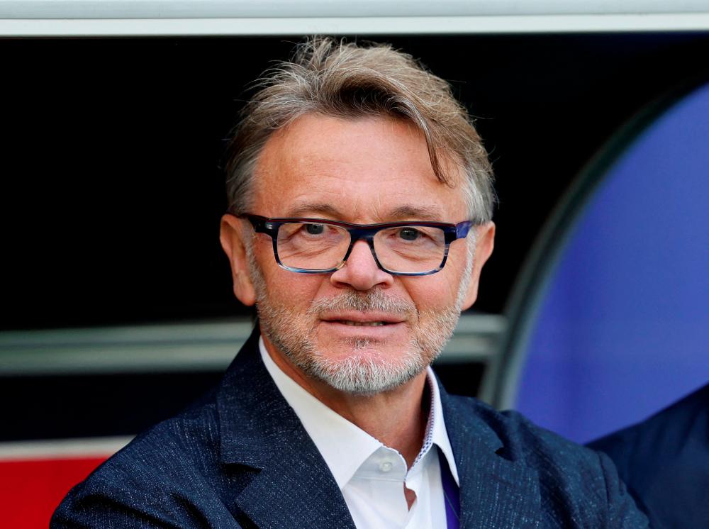 Vietnam axe Troussier after Indonesia loss hits World Cup bid