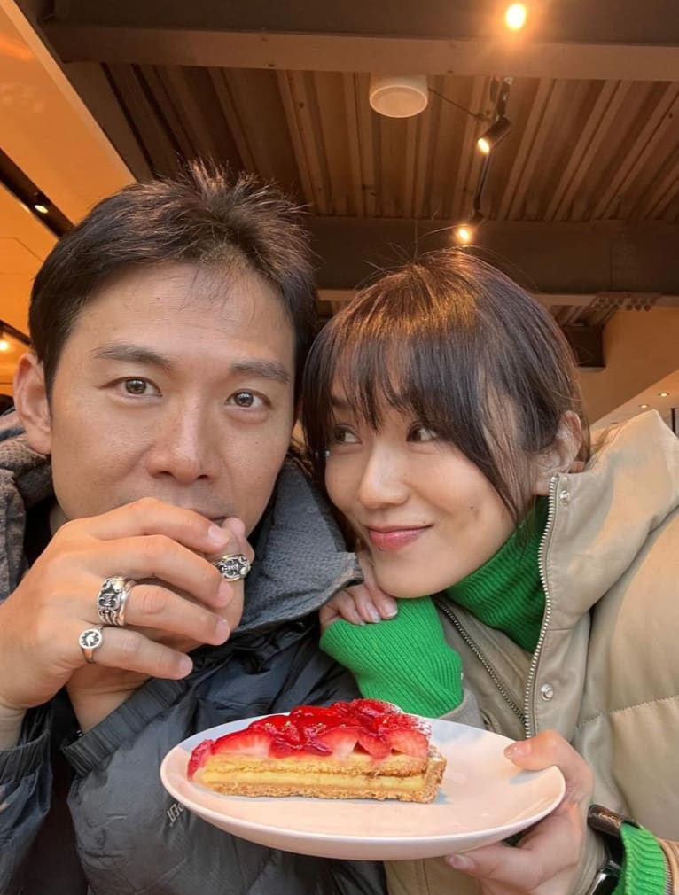 Qi Yuwu Says Wife Joanne Peh's Dimples Are So Cute He Wants To "Dook" Them
