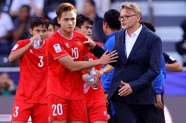 Vietnam fire Troussier after angry fans turn on French coach
