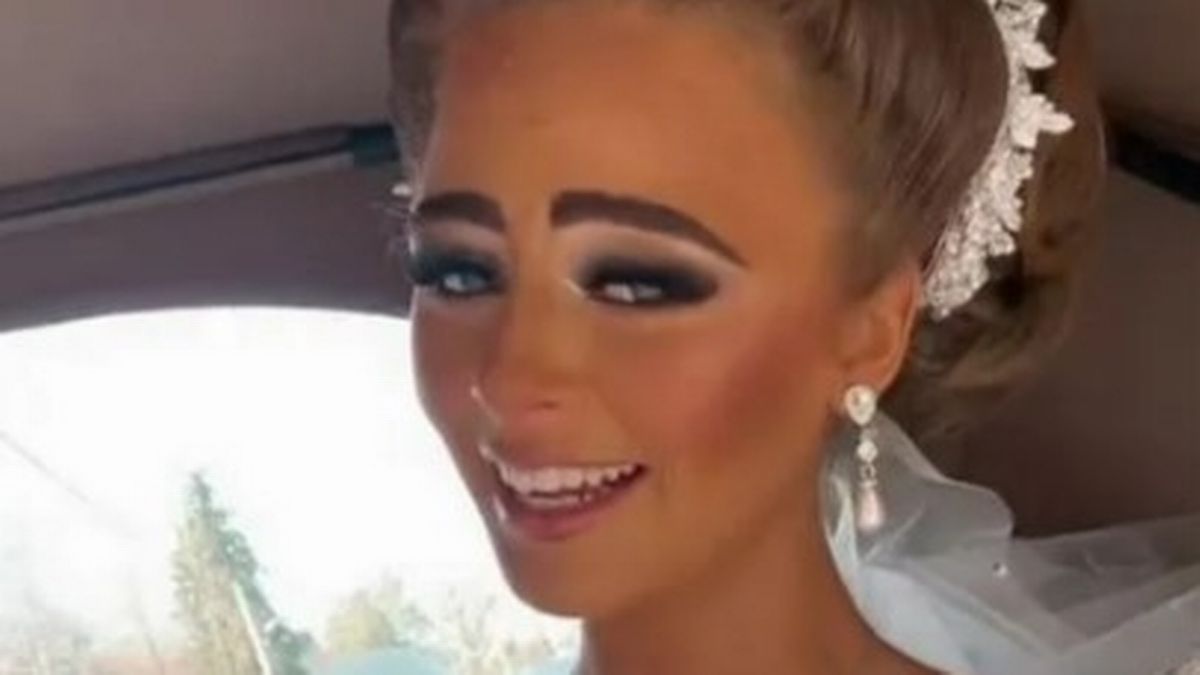 Bride, 18, insists single women are 'jealous' as she stuns in jaw-dropping wedding dress