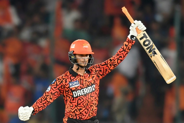 Hyderabad beat Mumbai after highest-ever IPL total on record-breaking day
