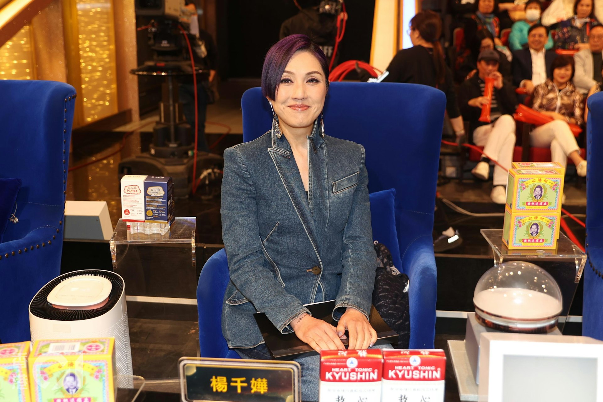 当评审挨轰唱功不及选手 杨千嬅高EQ回应
