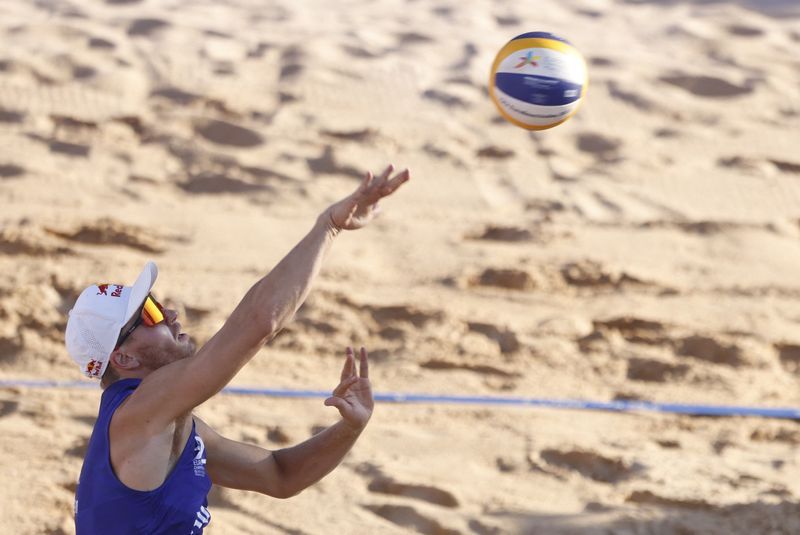 Olympics-Beach volleyball champion Mol suffers fracture in build up to Games