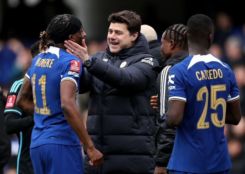 Soccer-Statistics show Chelsea should be higher in league table, Pochettino says