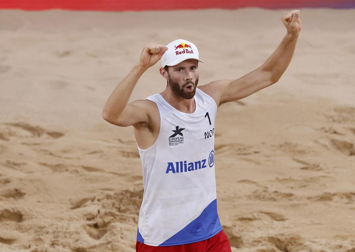 Beach volleyball champion Mol suffers fracture in build up to Games