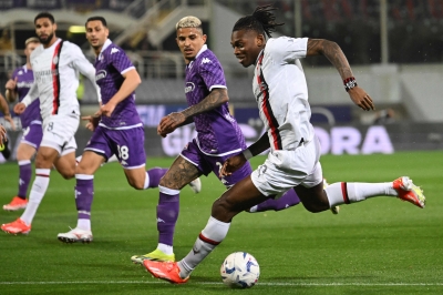 AC Milan consolidate second in Serie A with tight Fiorentina win