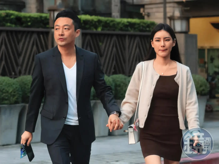 Wang Xiaofei is engaged to Taiwanese girlfriend Mandy