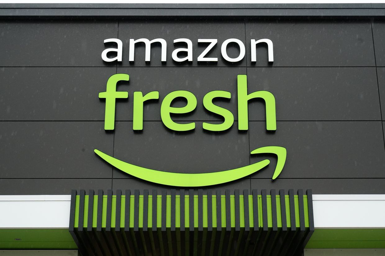 Amazon pulls plug on cashierless system in US grocery stores