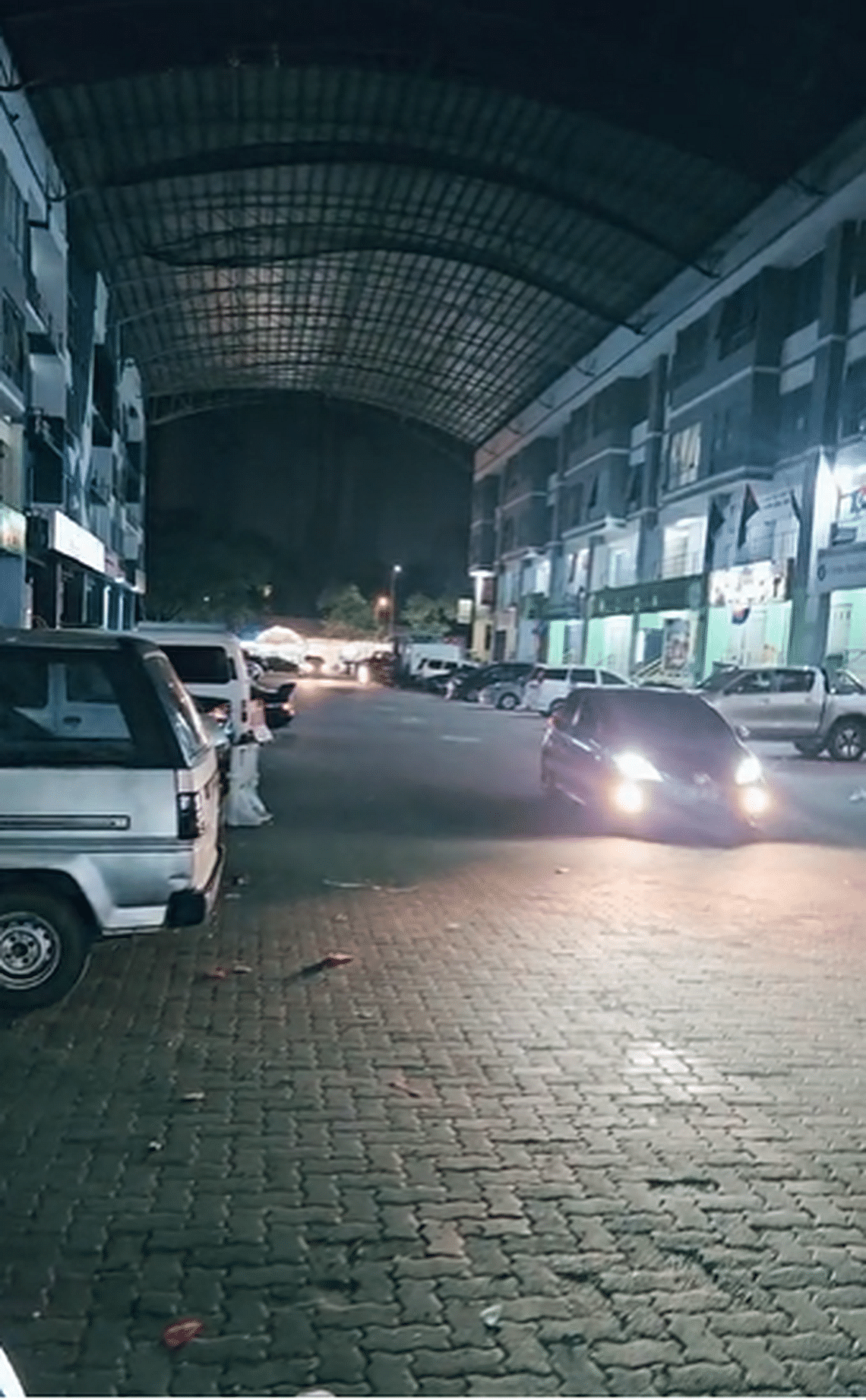 Smashed in 50 minutes: Singaporean’s luxury car broken into at JB market