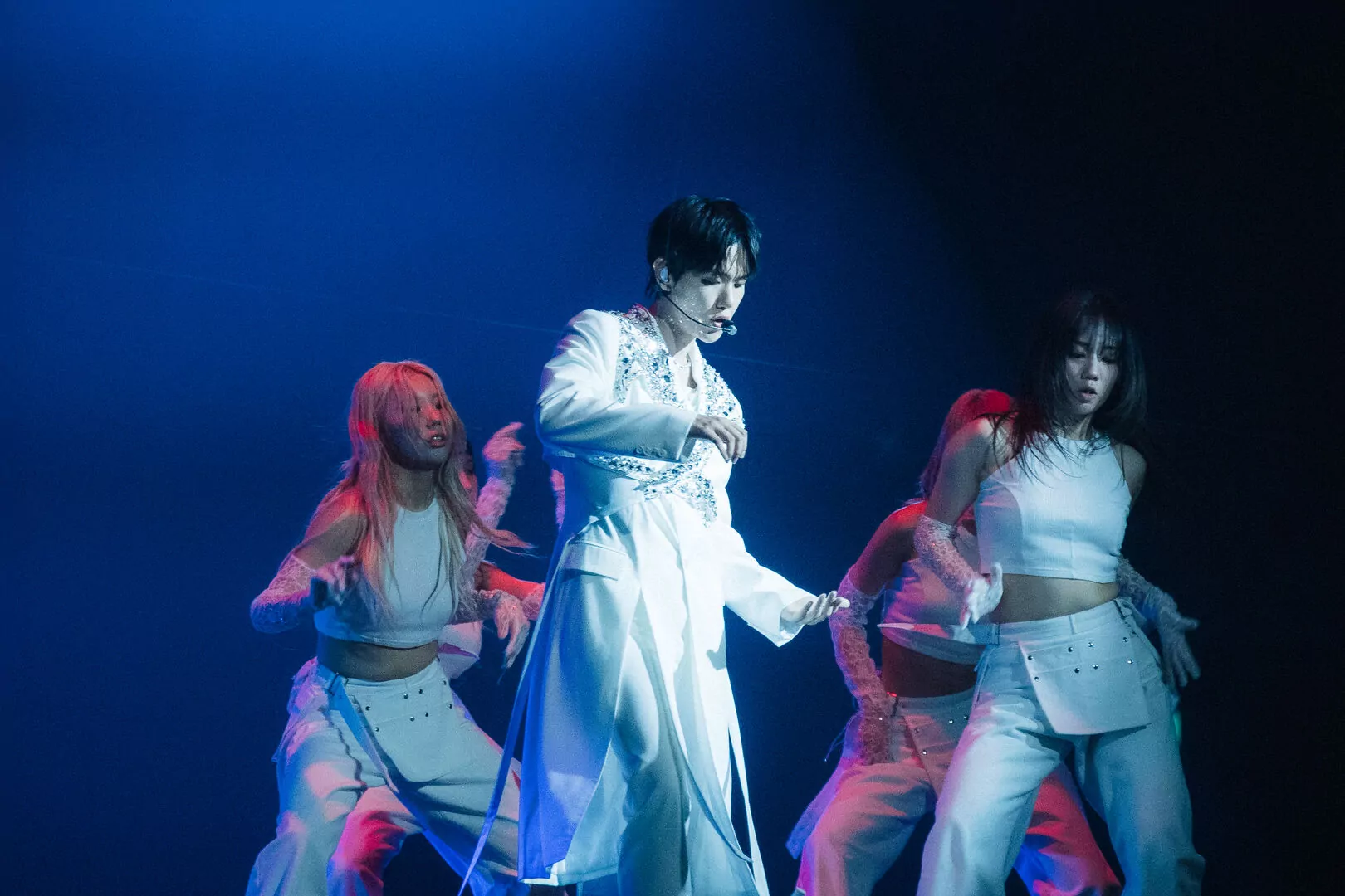 Baekhyun’s LONSDALEITE concert in Singapore is a celebration of his artistic evolution – gig report