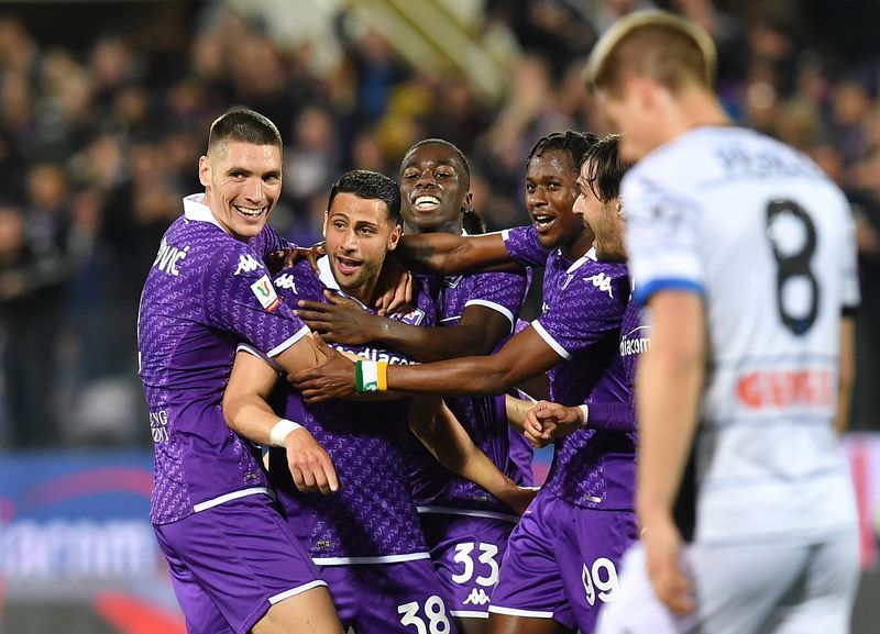Soccer-Fiorentina edge Atalanta 1-0 in first leg of Coppa Italia semi-final
