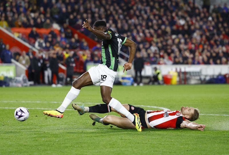 Soccer-Brentford and Brighton play out stalemate