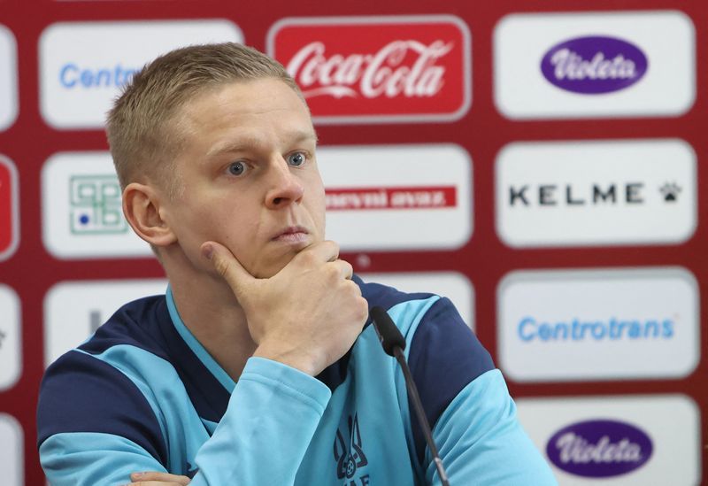 Soccer-Zinchenko says would answer call to fight in Ukraine