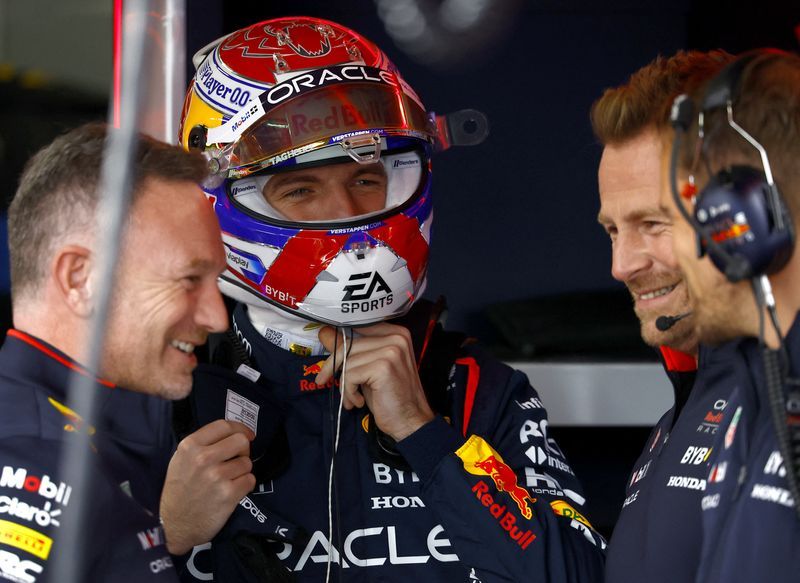 Motor racing-Verstappen quickest in first Suzuka practice, more woes for Williams