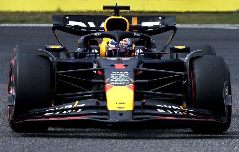Motor racing-Red Bull's Verstappen fastest in final practice in Japan
