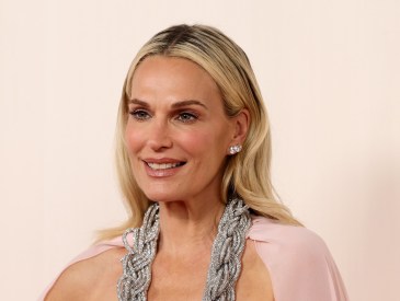 Molly Sims Opens Up About the Dark Side of This ‘90s Fashion Craze