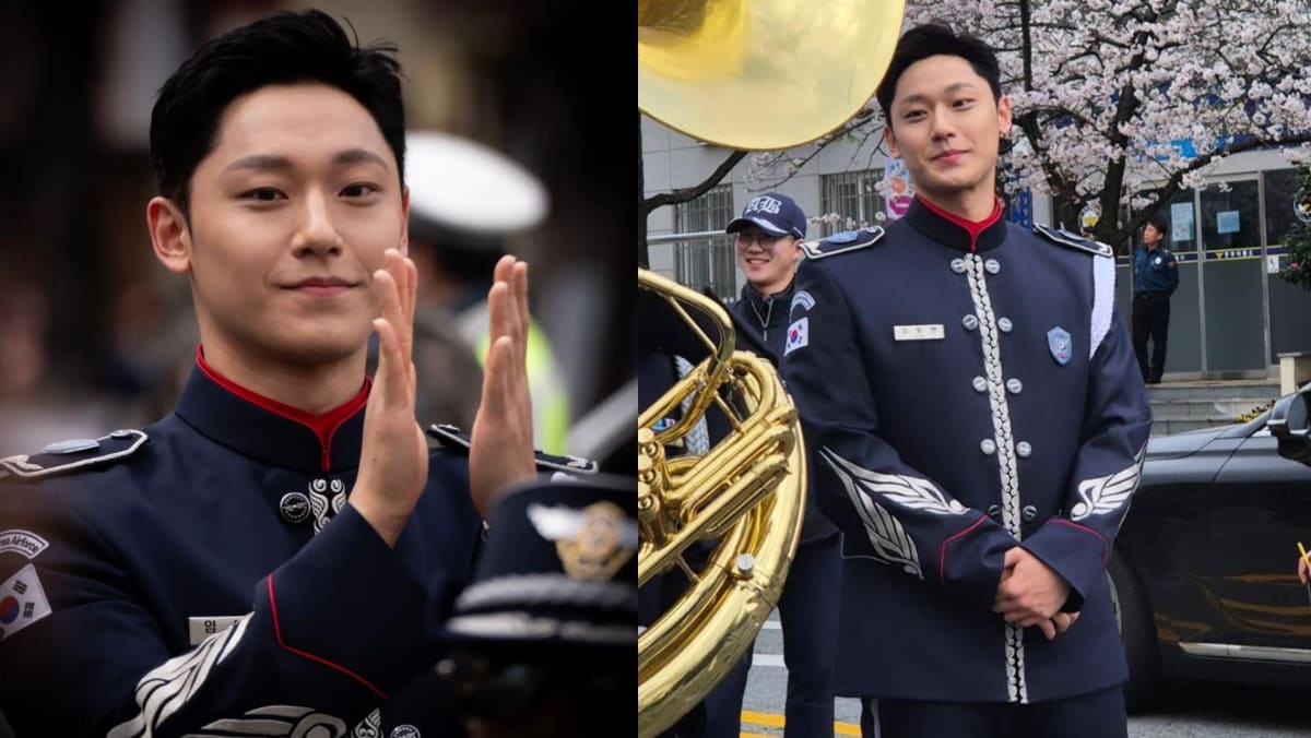 Korean Actor Lee Do Hyun Looks Like A Prince In His Military Band Uniform
