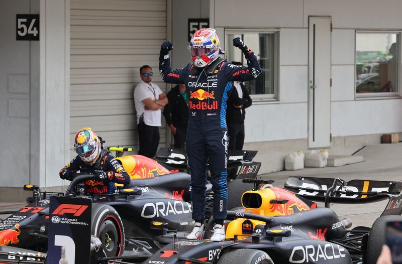 Motor racing-Verstappen back to winning ways to lead Red Bull 1-2 in Japan