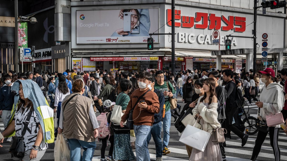 Everyone in Japan will have the same surname by 2531 - unless strict law is changed