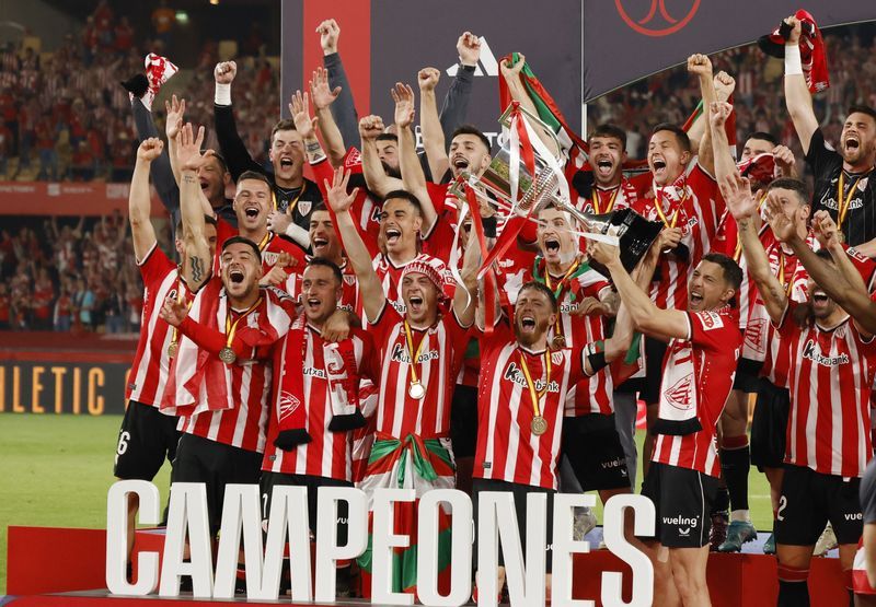 Soccer-Athletic Bilbao beat Mallorca on penalties to end 40-year trophy drought