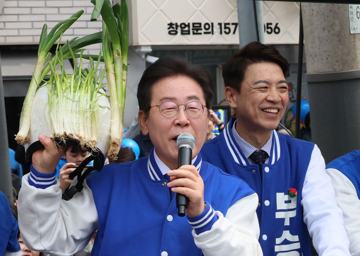 Green onion outcry: Humble vegetable roils South Korean vote