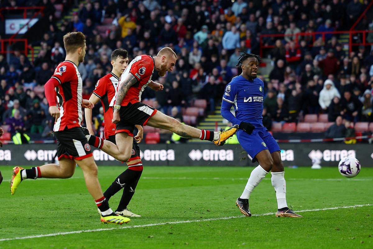 Sheffield United's McBurnie grabs late equaliser in 2-2 Chelsea draw