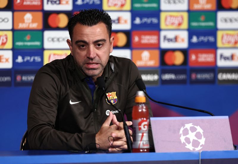 Soccer-In-form Barcelona relishing chance to play PSG says Xavi