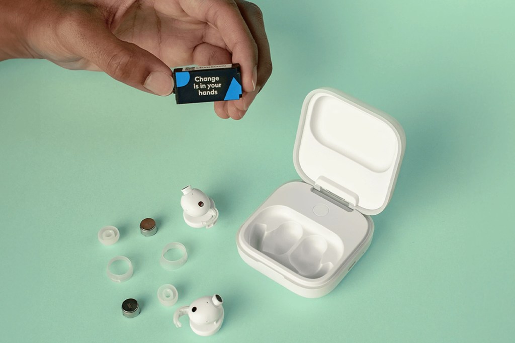 Fairphone’s wireless earbuds have easily replaceable batteries. We should all buy them