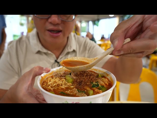 (SHORTS) This is the SPICIEST KE KOU MIAN (soupy instant noodles) I've ever tasted! (Singapore)
