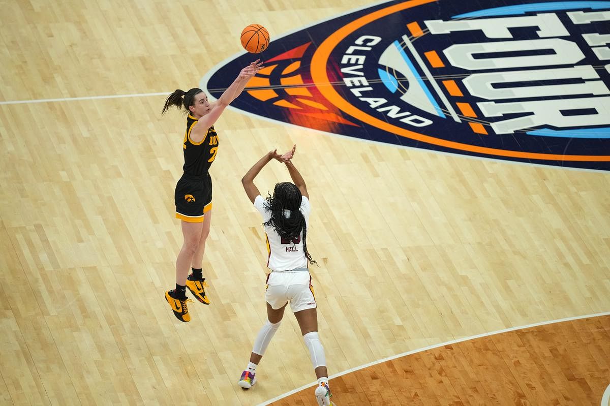 'Unlike anyone we've seen': WNBA seizes Clark spotlight