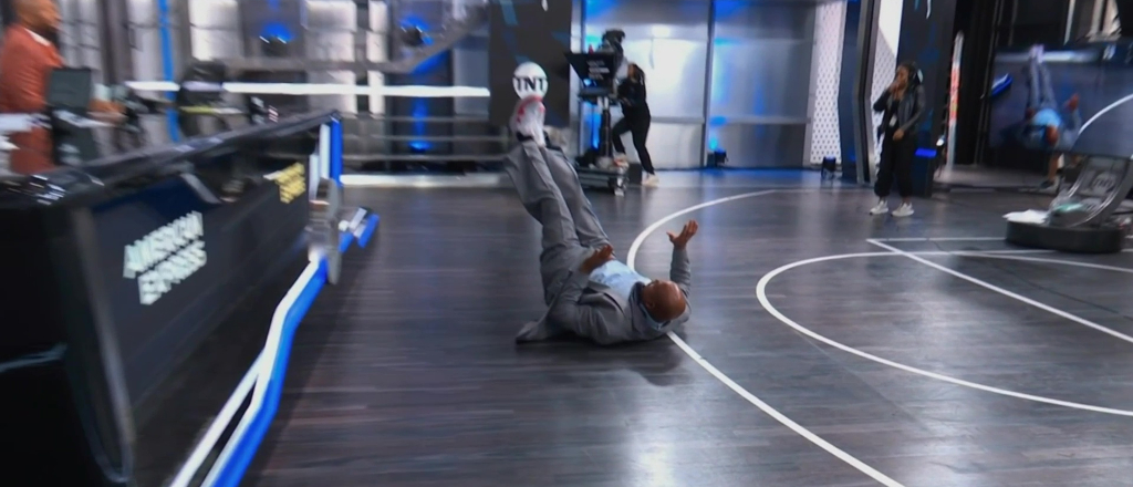 Charles Barkley’s Demonstration On How To ‘Fall On Your Ass’ Got A Round Of Applause From Shaq And Kenny