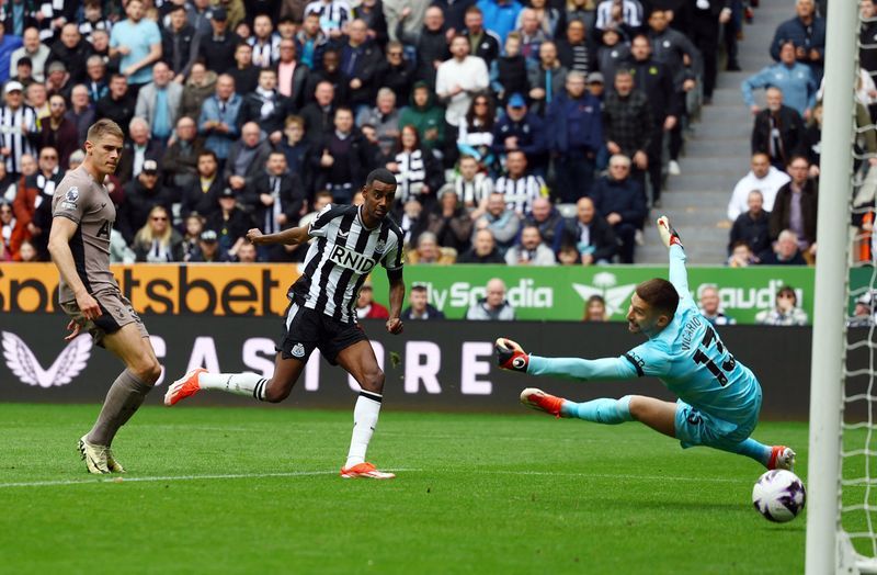 Soccer-Isak brace leads Newcastle to crucial 4-0 win over Spurs