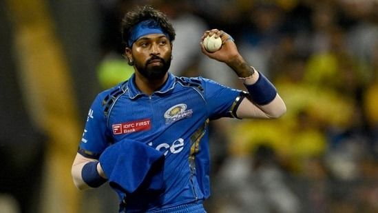 Cricket-Pollard backs under-fire Pandya as Mumbai lose again
