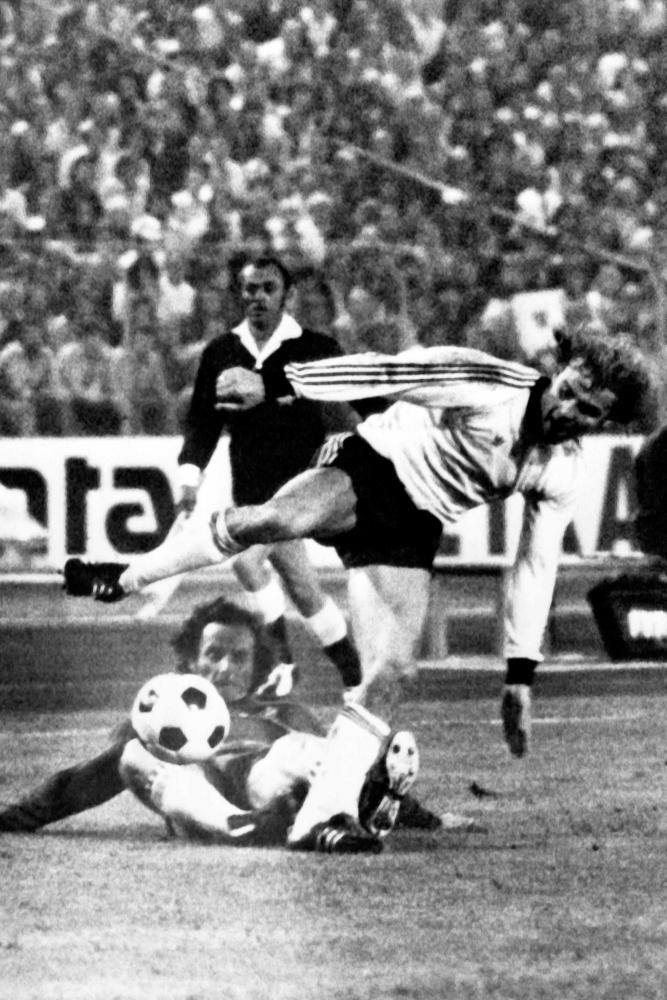 Bernd Hoelzenbein, 1974 World Cup winner, has died age 78