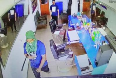 QuickCheck: Did a man armed with a parang rob a sundry shop in Rawang?