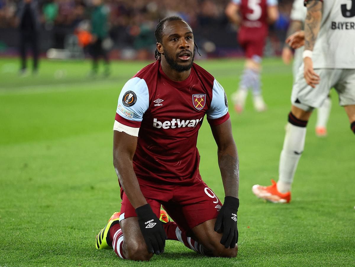 West Ham's Antonio hits out at officials after Europa exit