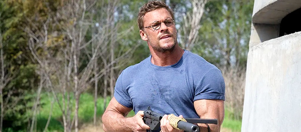 Alan Ritchson Ran Into A Slight Issue While Making ‘The Ministry Of Ungentlemanly Warfare’: No One Was Big Enough To Beat Him Up