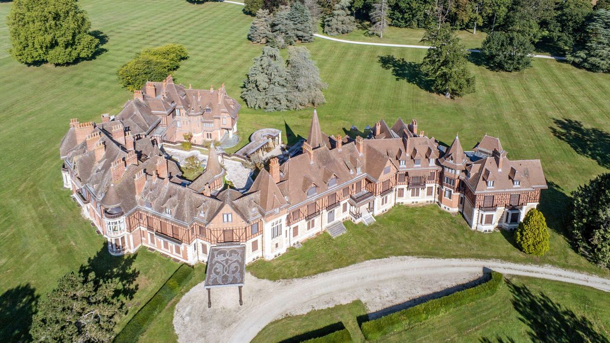 World’s 'most expensive house' goes on sale - and you'll never guess how much it costs
