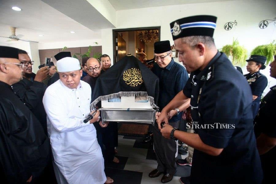 Former IGP Tun Hanif to be buried at Makam Pahlawan