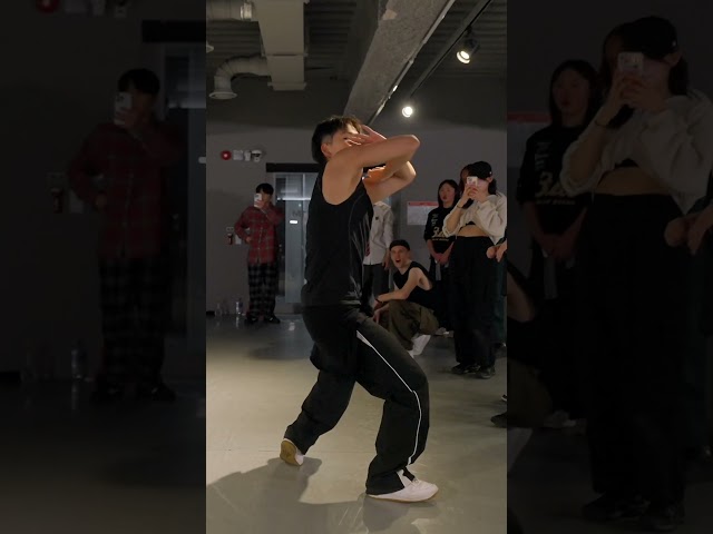 his incredible dance that can be seen from 100km away🔥😁 #jungwookim #choreography