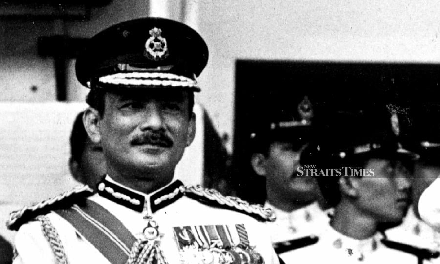 Tun Hanif Omar, the country's longest-serving IGP