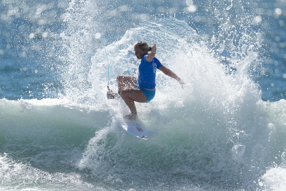 Dolphins accompany surfer Gabriela Bryan to win at Margaret River Pro